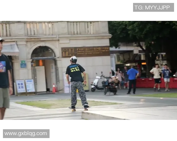 广州滑板队与成都滑板队赛后战术分析与复盘探讨 广州滑板队与成都滑板队赛后战术分析与复盘探讨